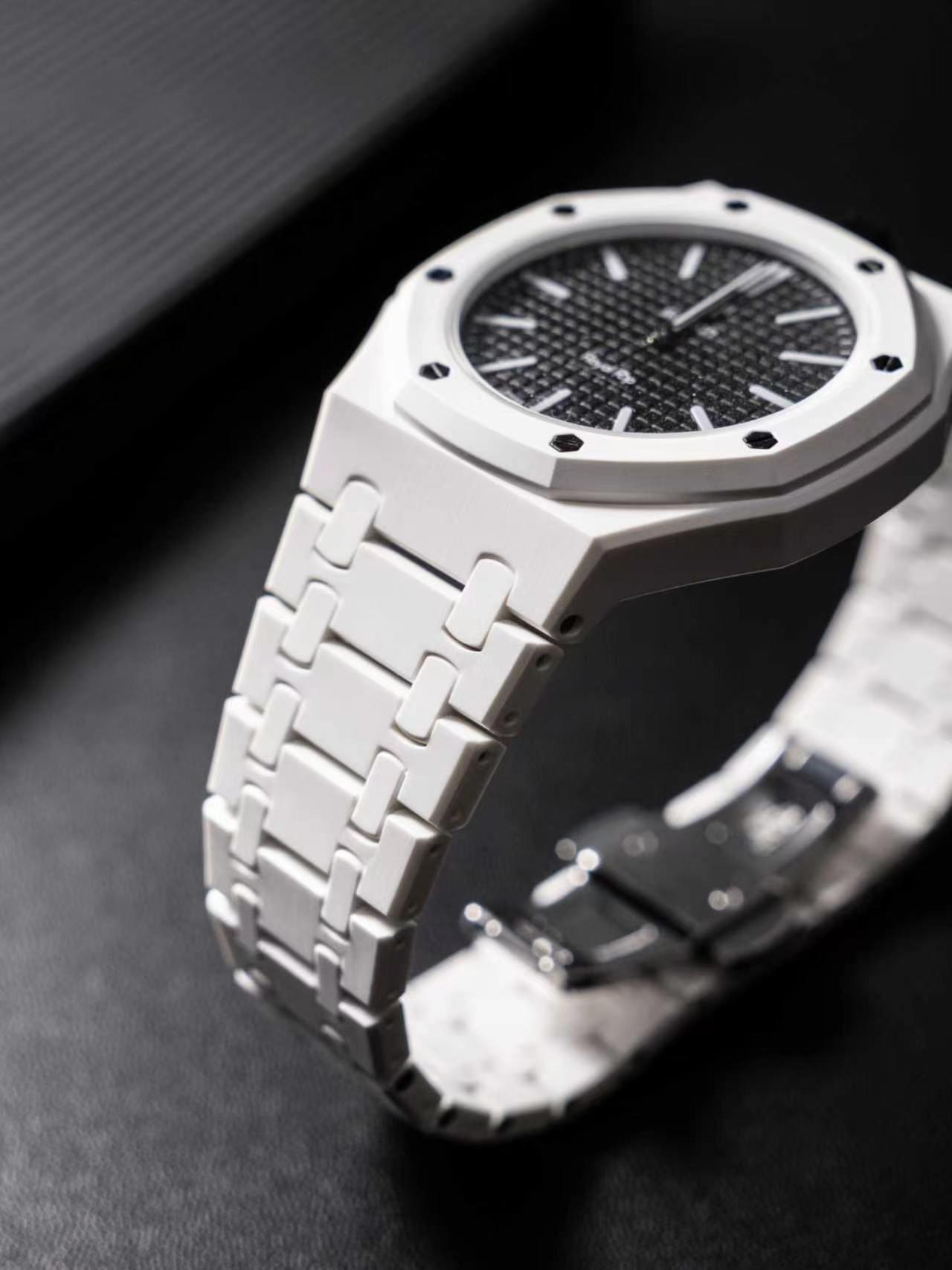 Royal Pop aftermarket bracelet close-up