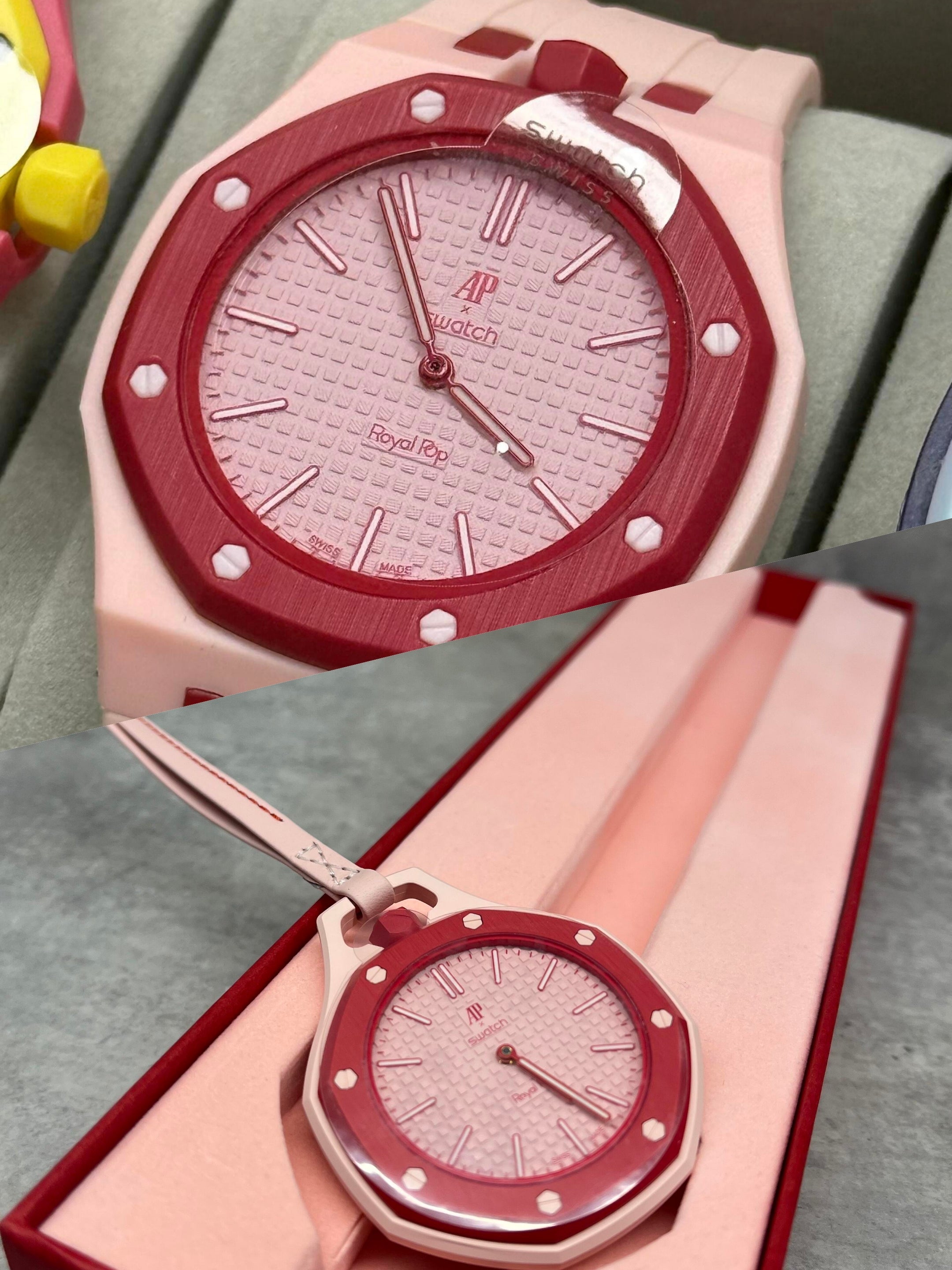 Royal Pop pocket and pendant display